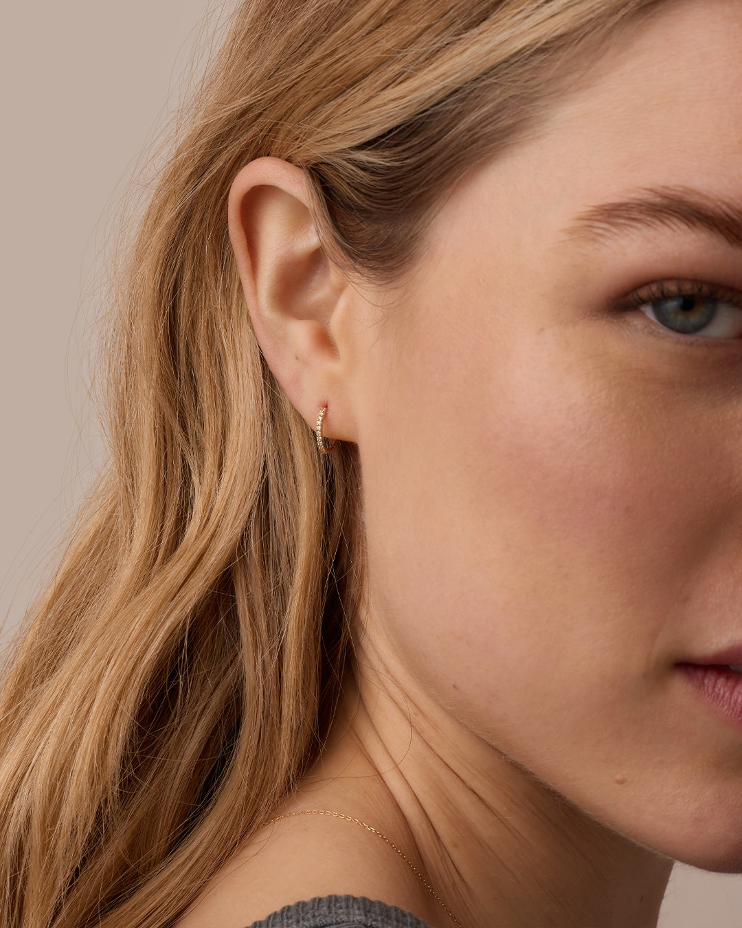 Diamond Pavé Single Huggie